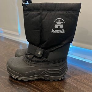 Kids Kamik snow boots size 3